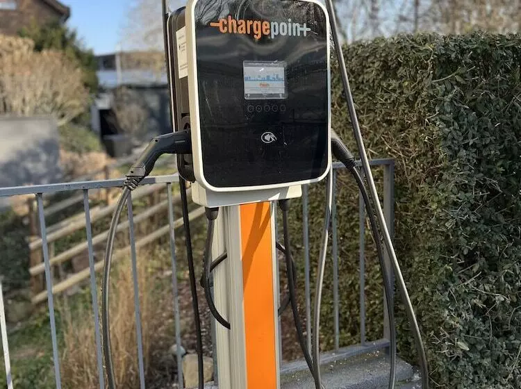 & Living Am Wartturm Hotel & Apartments