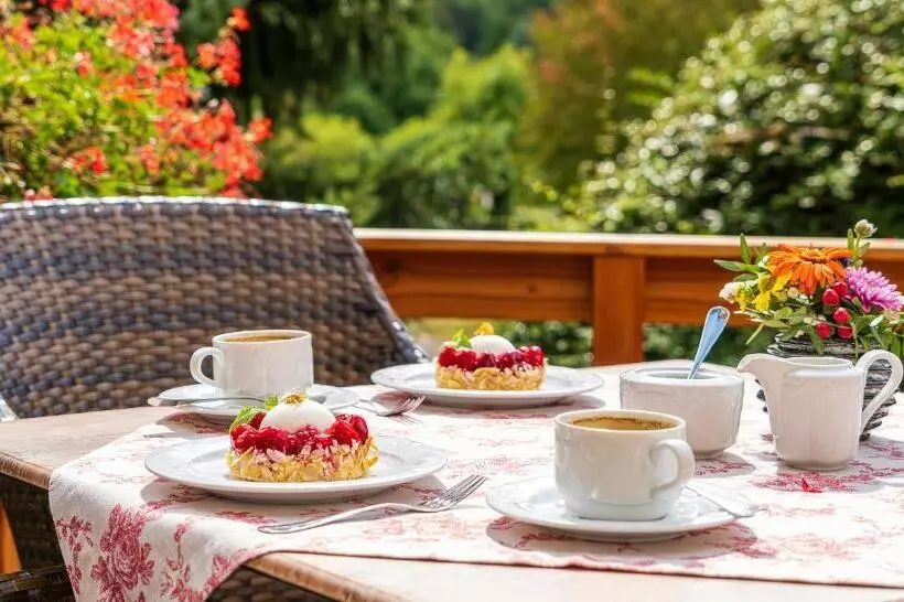 Victor S Seehotel Weingärtner Bostalsee