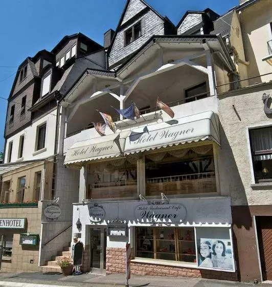 בית מלון כפרי Rhein Wagner