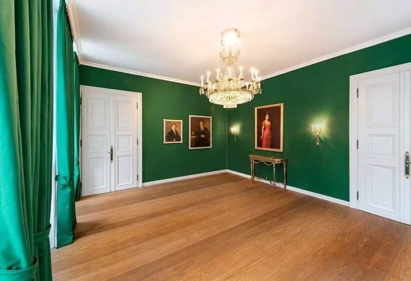 Отель Bayerischer Hof