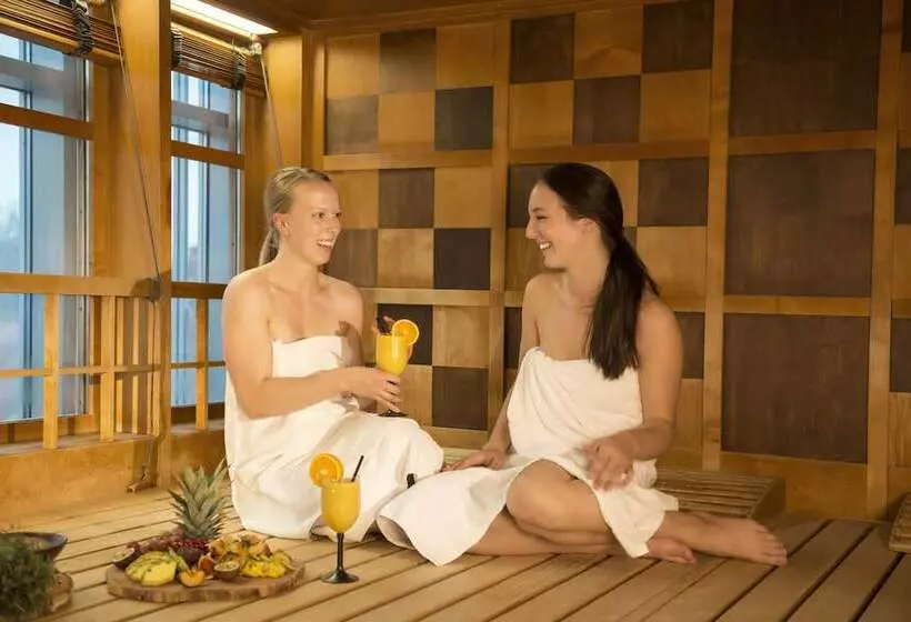 Отель Dorint Resort & Spa Bad Brückenau