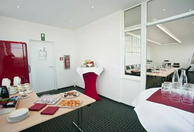 בית מלון כפרי Ibis Dresden Koenigstein