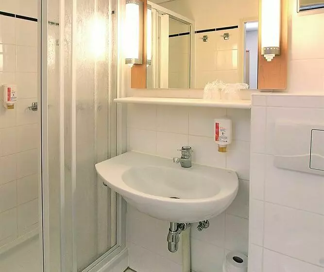 בית מלון כפרי Ibis Dresden Koenigstein