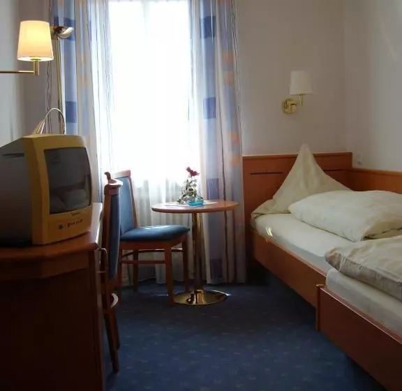 Отель Landgasthof Schuster