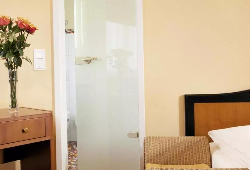 ホテル Münchner Hof Und Blauer Turm