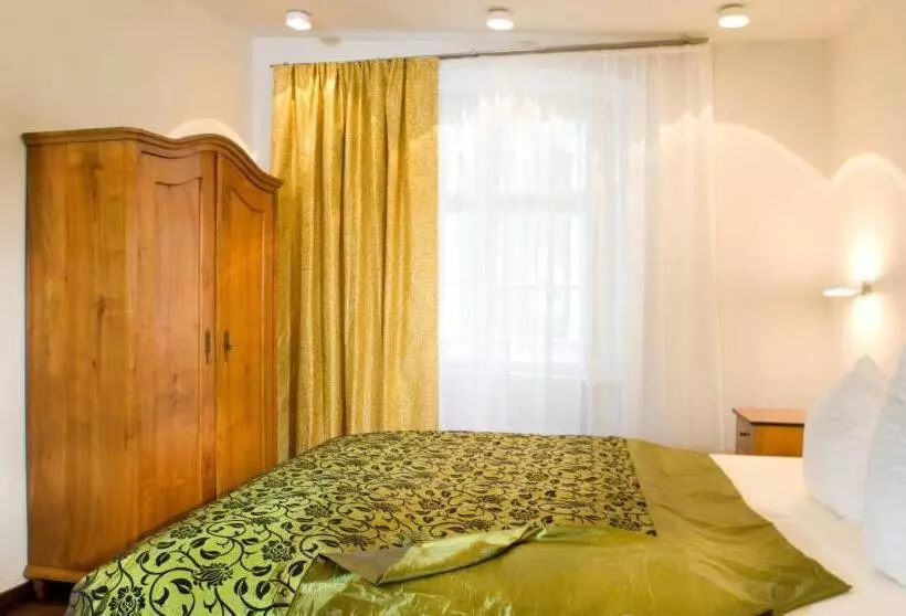 ホテル Münchner Hof Und Blauer Turm