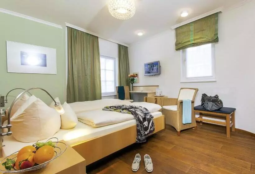 ホテル Münchner Hof Und Blauer Turm