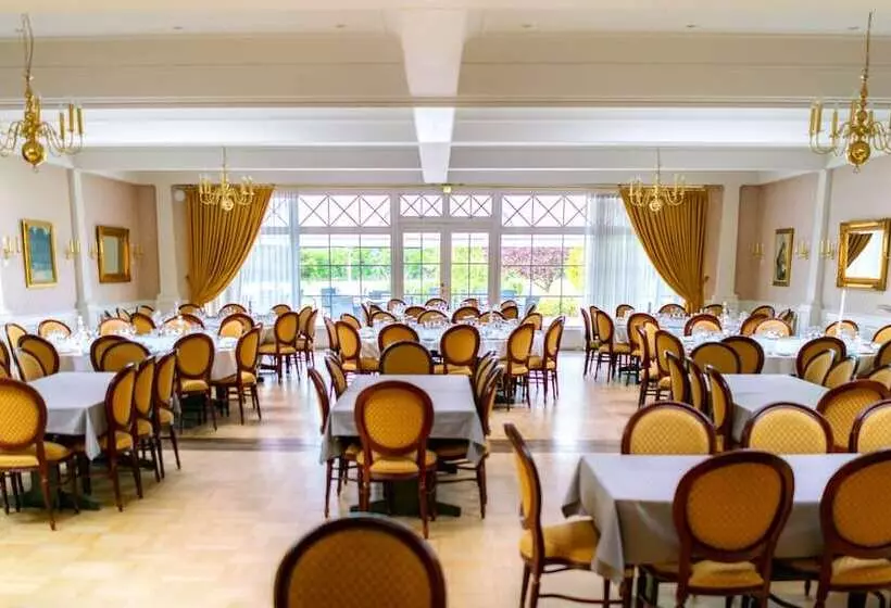 فندق Den Gamle Grænsekro Inn