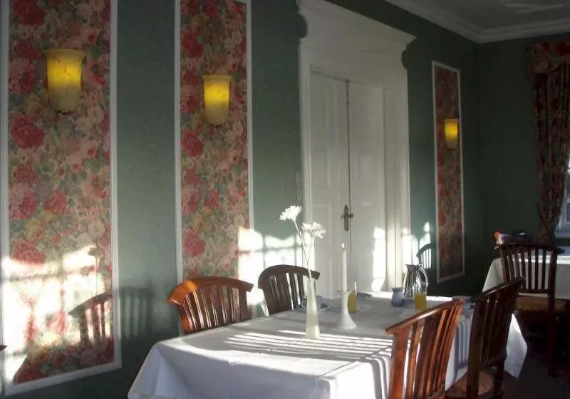 فندق Den Gamle Grænsekro Inn