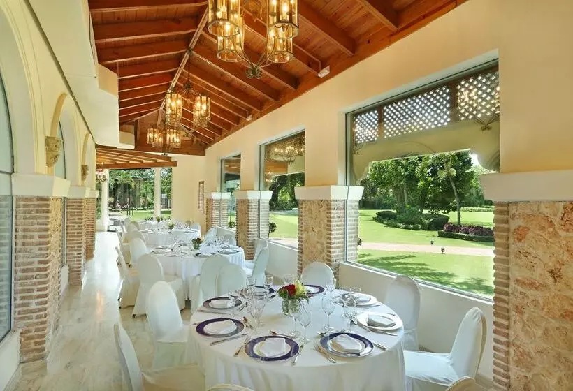 هتل El Embajador, A Royal Hideaway