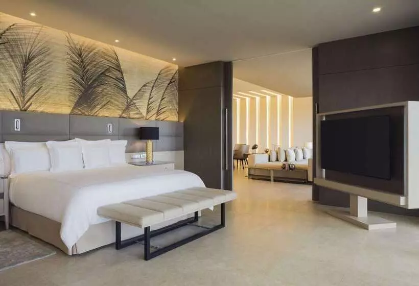 هتل El Embajador, A Royal Hideaway