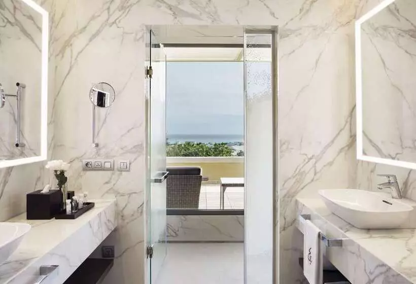 هتل El Embajador, A Royal Hideaway