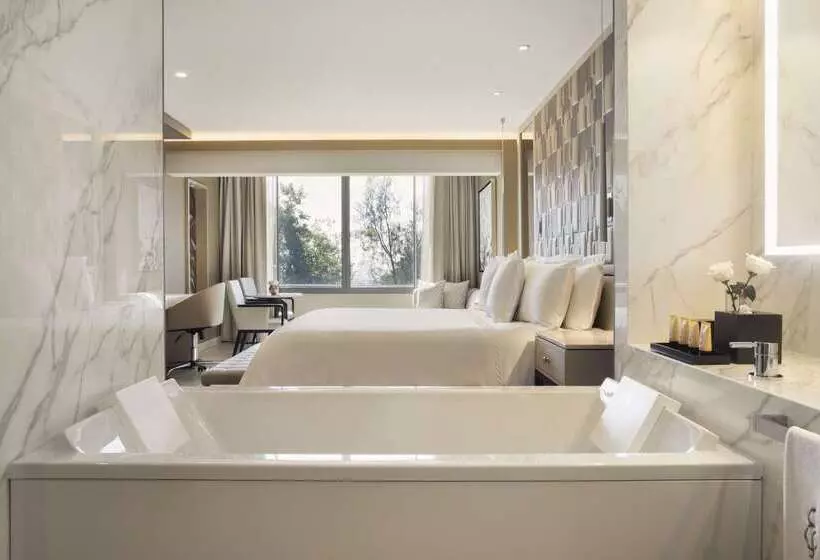 هتل El Embajador, A Royal Hideaway