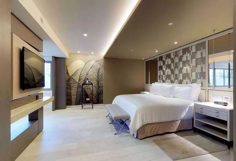 هتل El Embajador, A Royal Hideaway