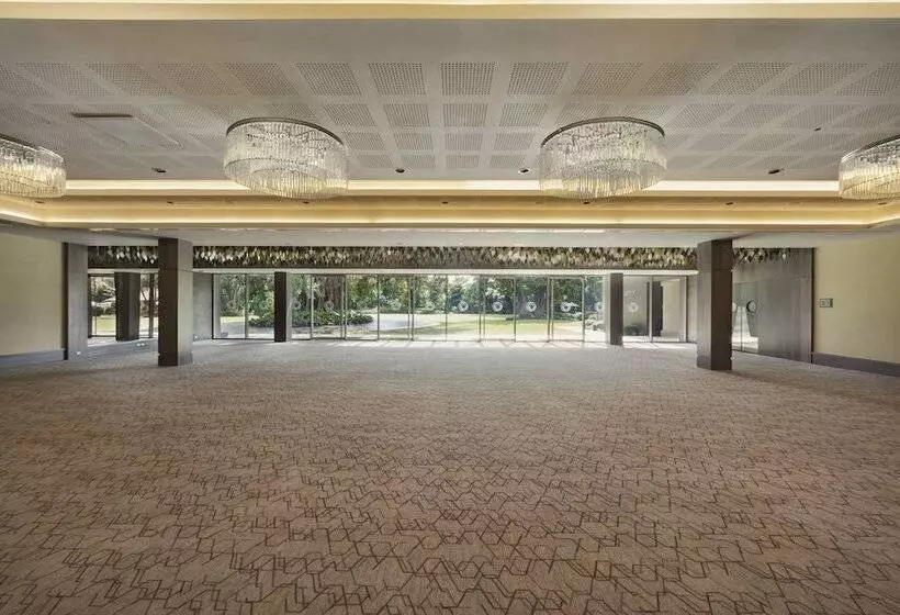 هتل El Embajador, A Royal Hideaway