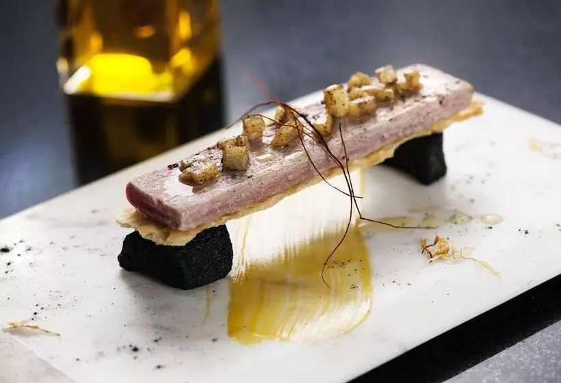 هتل El Embajador, A Royal Hideaway