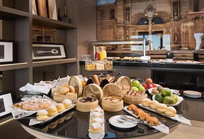 هتل El Embajador, A Royal Hideaway