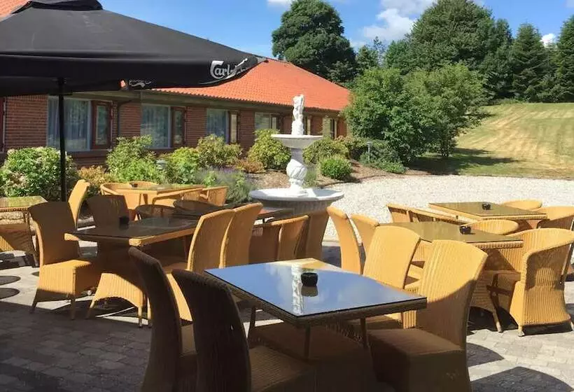 Отель Laasby Kro