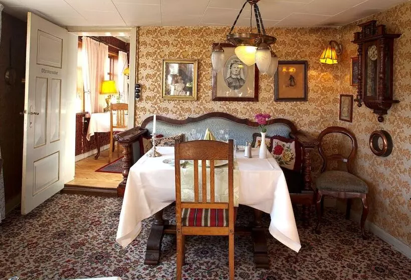 Отель Laasby Kro