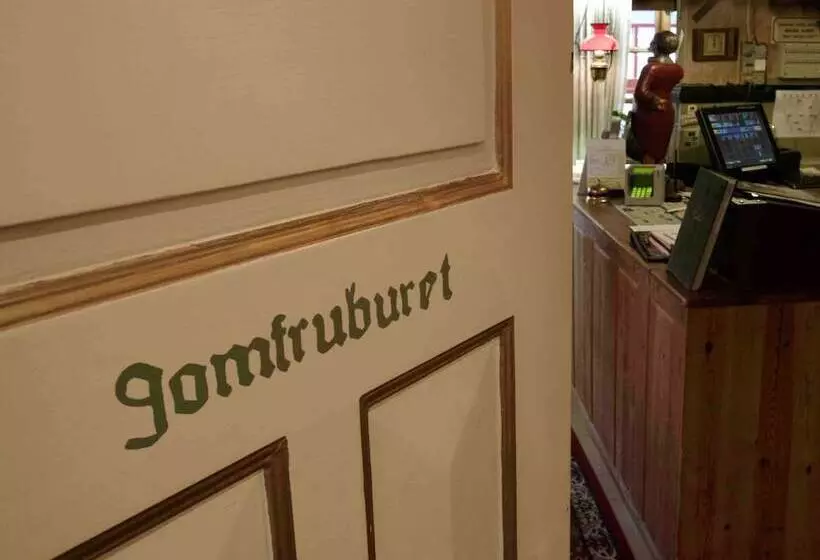 Отель Laasby Kro