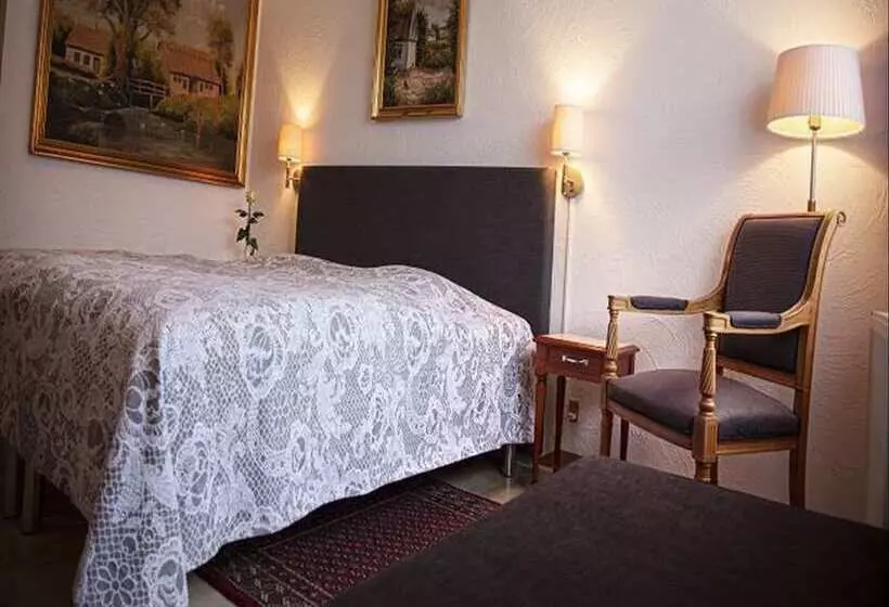 Отель Laasby Kro