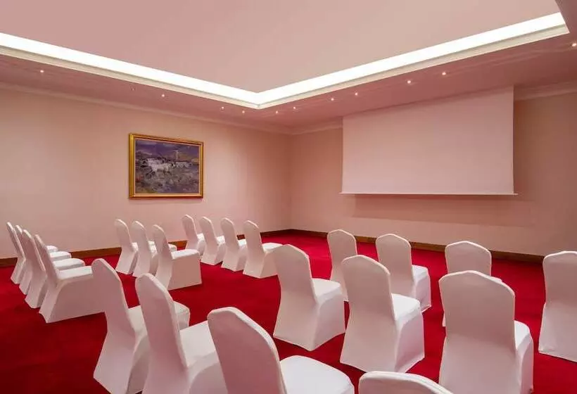 هتل Sheraton Grand Doha Resort & Convention