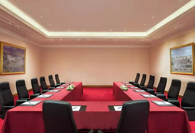 هتل Sheraton Grand Doha Resort & Convention