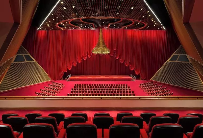 هتل Sheraton Grand Doha Resort & Convention