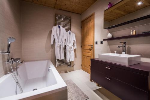Apartment Au Bon Coin Luxury Chamonix Hidden Haven, Mont Blanc View, Hot Tub And Garden