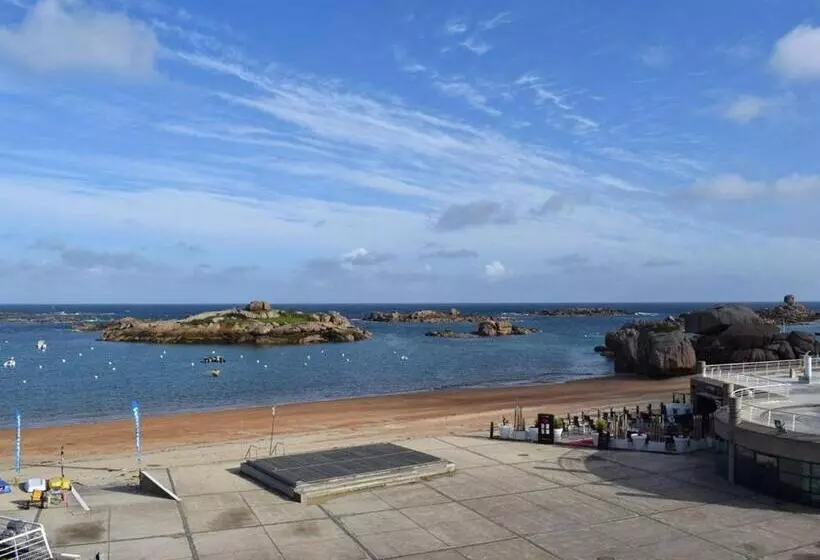 Appartement Vue Mer Exceptionnelle Avec Terrasse Et Parking à Trégastel 2 Chambres Fr 1 368 29