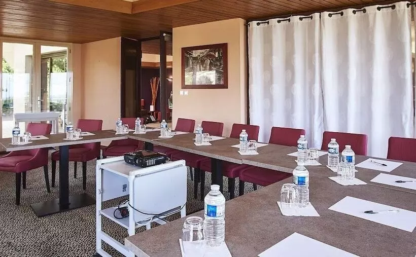 هتل Logis Hôtel De La Bruyere