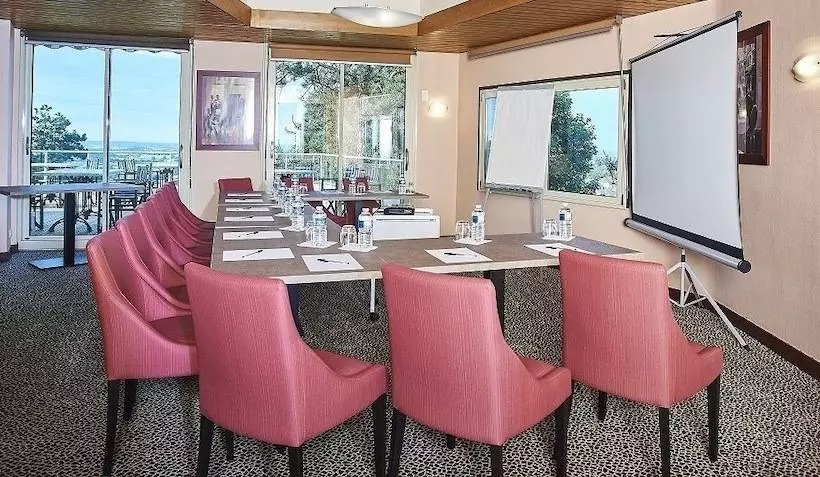 هتل Logis Hôtel De La Bruyere