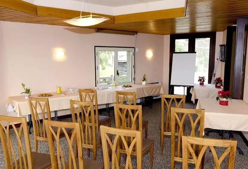 هتل Logis Hôtel De La Bruyere