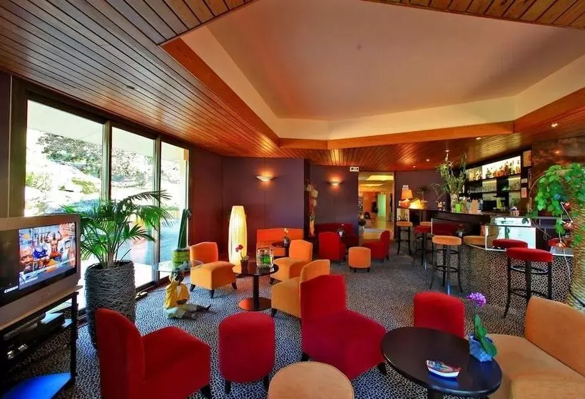 هتل Logis Hôtel De La Bruyere