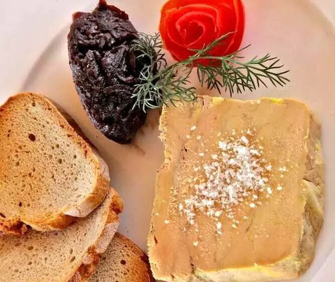 هتل Logis Hôtel De La Bruyere