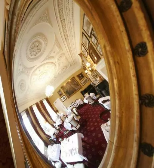 Отель Finnstown Castle