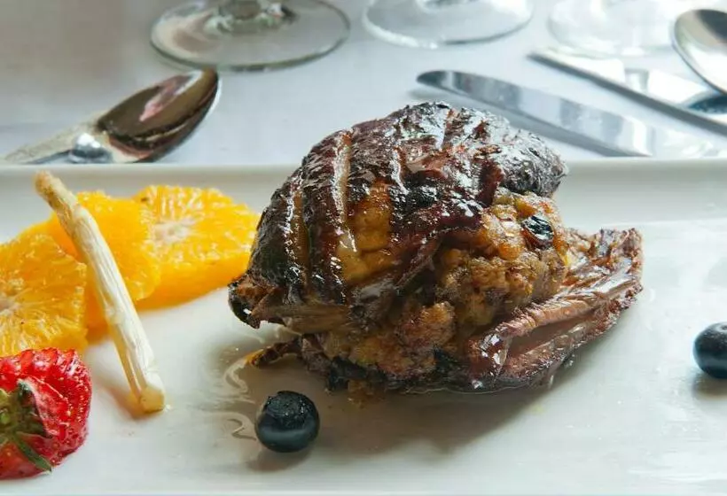 Отель Finnstown Castle