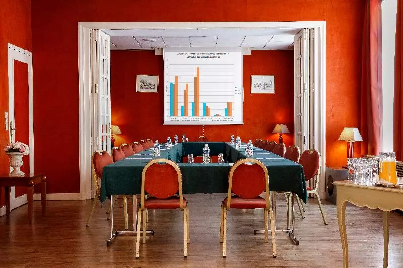 Grand Hotel De L Univers