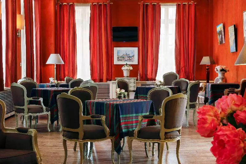 Grand Hotel De L Univers