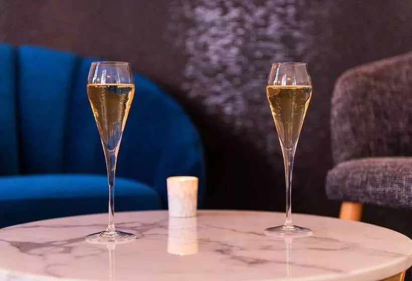 هتل Hôtel Anne D Anjou, The Originals Collection