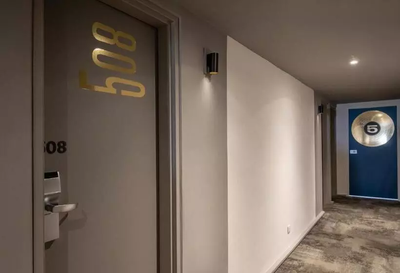 Отель Ibis Cannes Centre