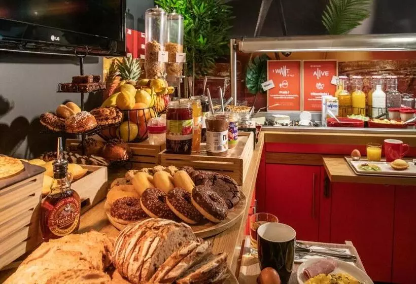 Отель Ibis Cannes Centre