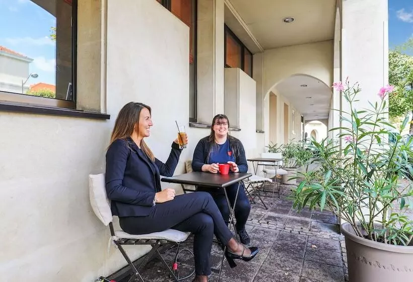 فندق Ibis Paris Rueilmalmaison