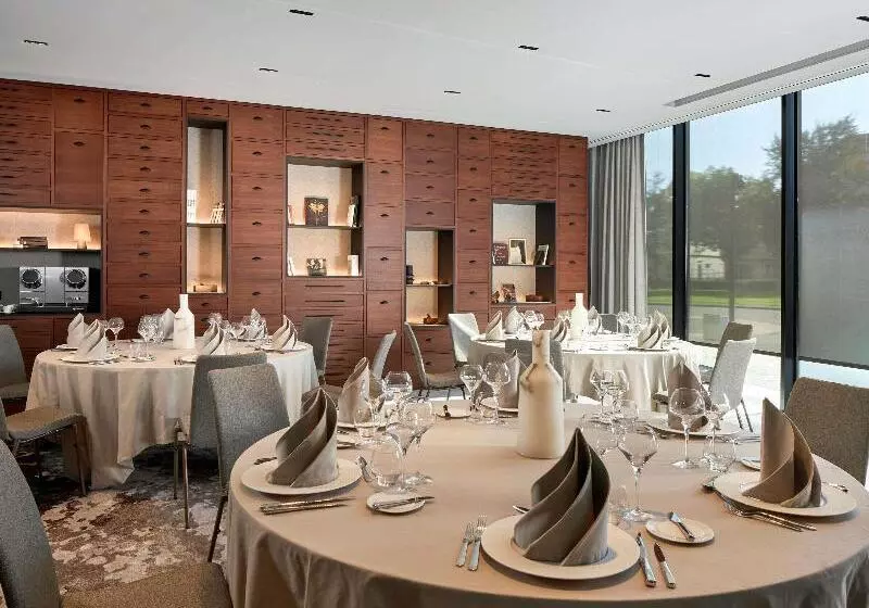 Отель Mercure Colmar Centre Champ De Mars