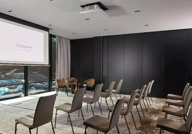 Отель Mercure Colmar Centre Champ De Mars