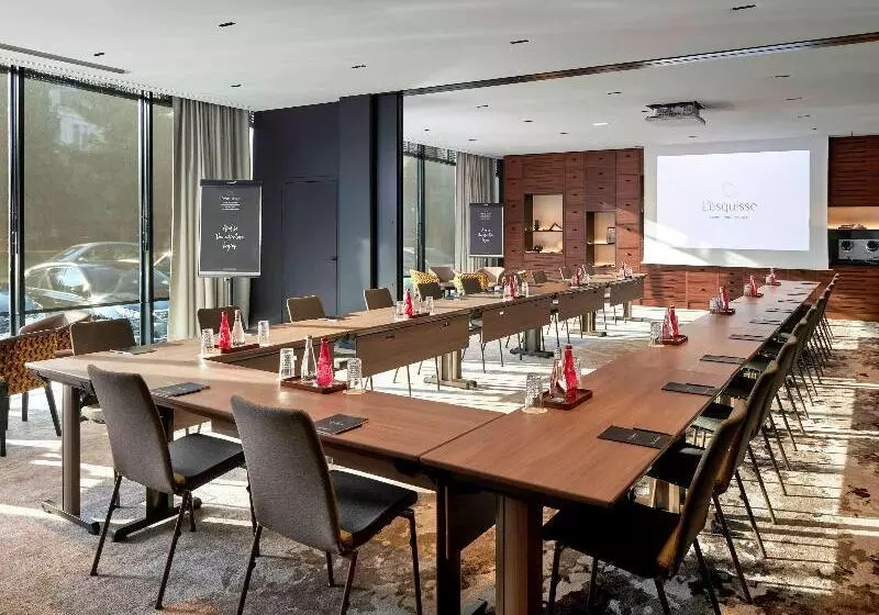 Отель Mercure Colmar Centre Champ De Mars