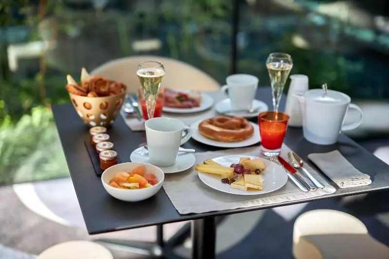 Отель Mercure Colmar Centre Champ De Mars