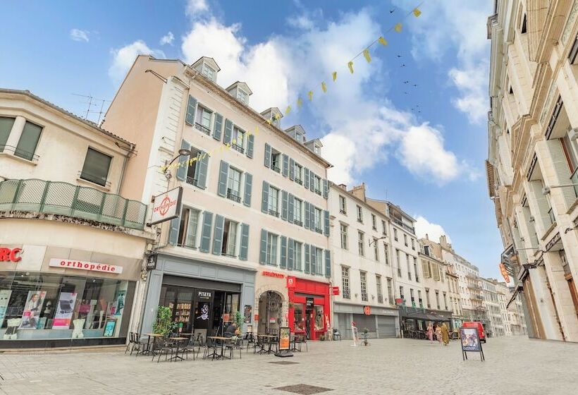 Appart City Confort Pau Centre