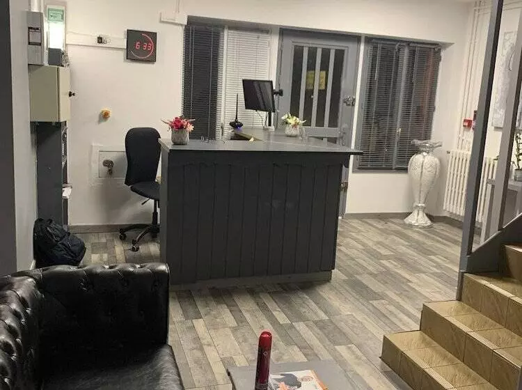 Отель Bon Accueil