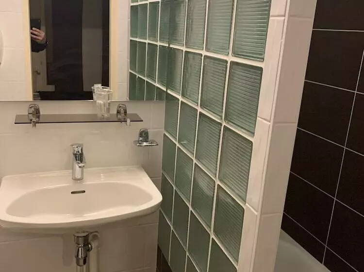 Отель Bon Accueil